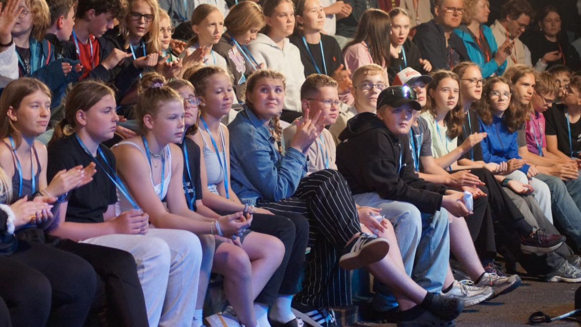Konfis im Abendprogramm