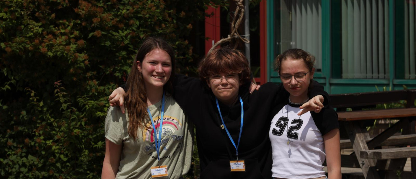 Konfis und Team in einer Workshop-Situation